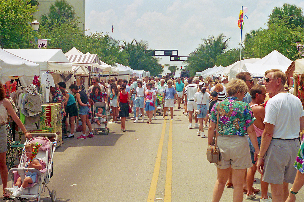 A lively outdoor arts festival in the Northern Palm Beaches
